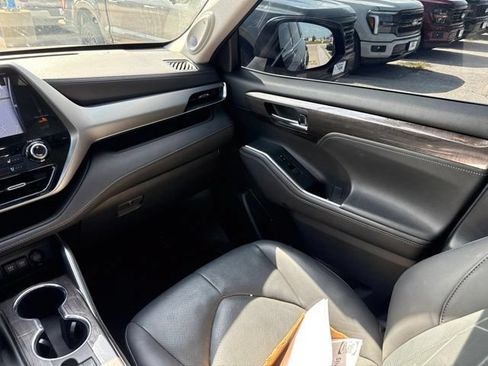 Used 2020 Toyota Highlander Platinum AWD/4WD image 20