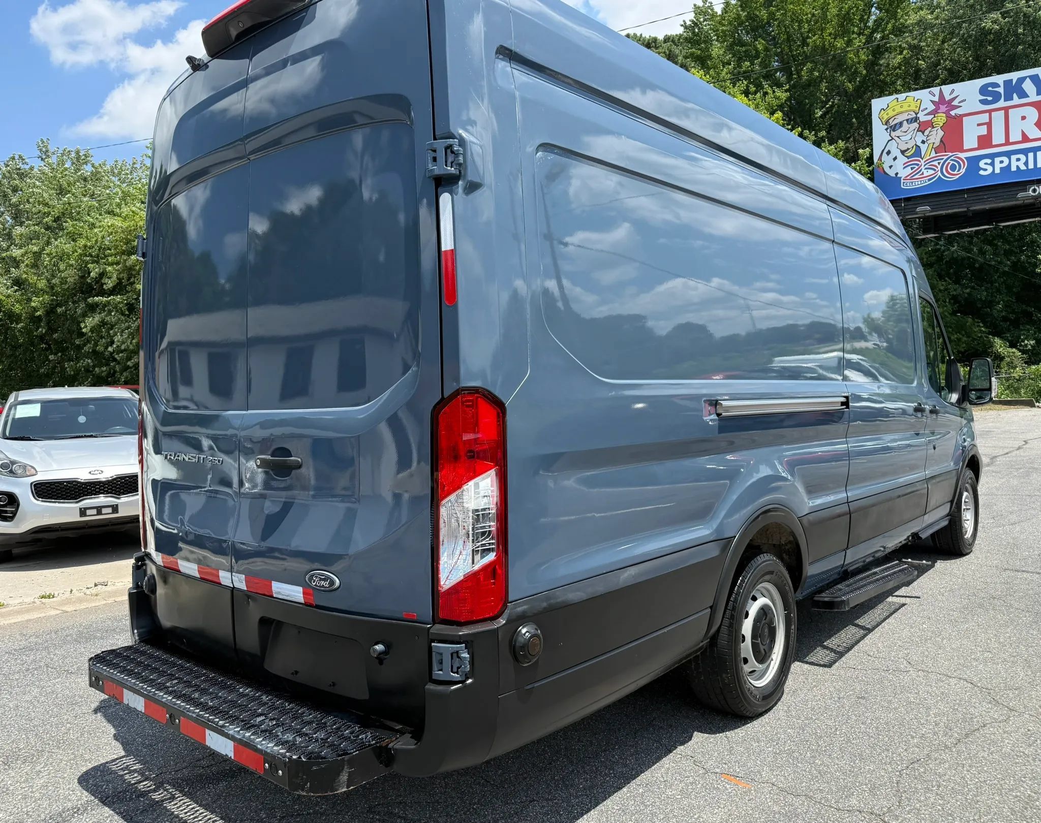 Used 2019 Ford Transit 250 148 High Roof Extended RWD image 7