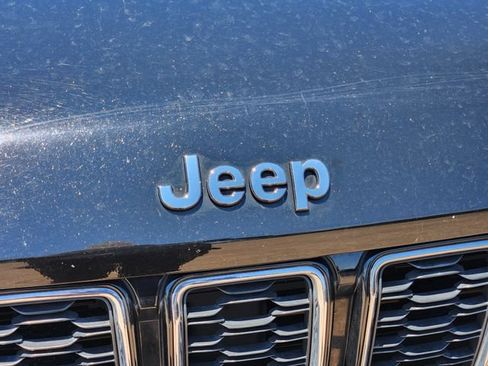 Certified 2021 Jeep Grand Cherokee L Limited AWD/4WD image 12