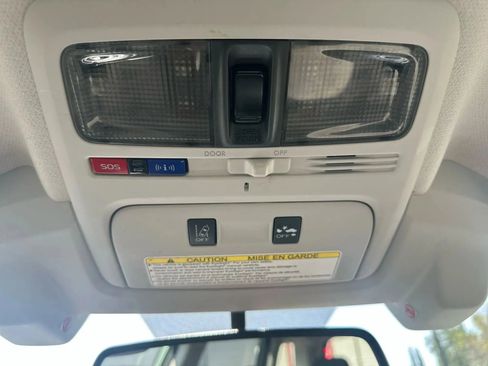 Used 2016 Subaru Forester 2.5i Limited image 17