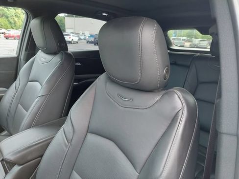 Used 2023 Cadillac XT4 Premium Luxury FWD image 5