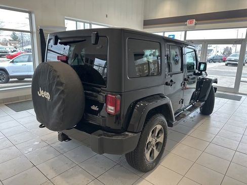 Used 2018 Jeep Wrangler Unlimited Sahara w/ Dual Top Group image 4