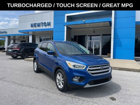 Used 2017 Ford Escape SE w/ Equipment Group 201A image 1