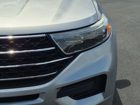 Used 2021 Ford Explorer XLT RWD image 9