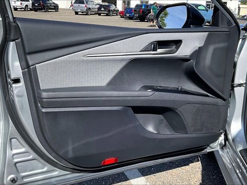 Used 2025 Toyota Camry LE w/ Convenience Package image 21