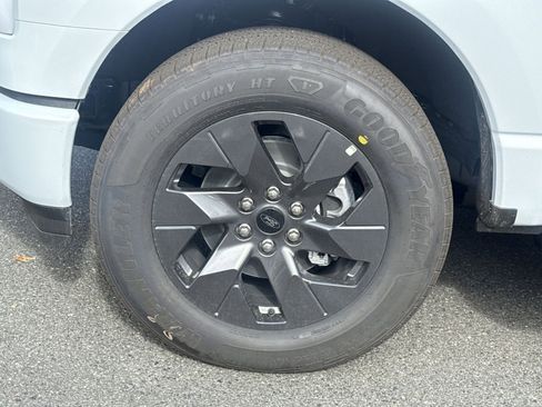 New 2025 Ford F150 Lightning Lariat image 12