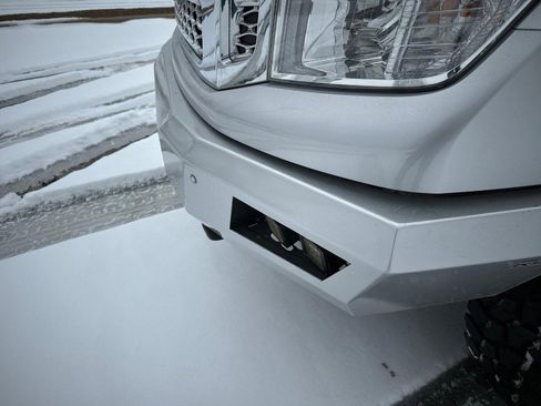 Used 2017 Nissan Titan SL w/ Chrome Package image 7