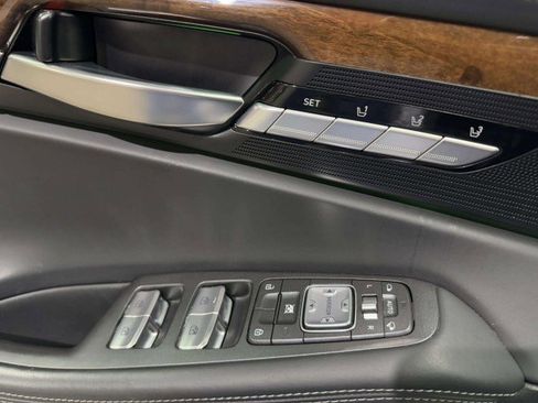 Used 2019 Genesis G90 5.0 Ultimate image 21