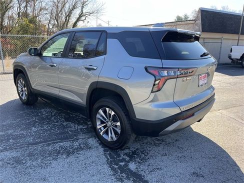 Used 2025 Chevrolet Equinox LT image 5