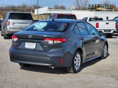 Used 2025 Toyota Corolla LE image 5