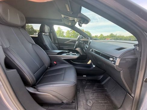 Used 2025 Cadillac Lyriq Luxury w/ LPO, Floor Liner Package AWD/4WD image 34