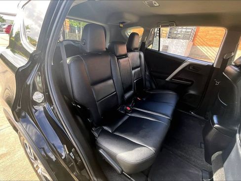 Used 2018 Toyota RAV4 LE image 35