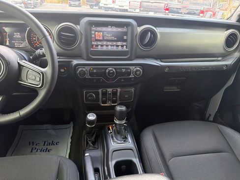 Used 2023 Jeep Wrangler Sport S image 20