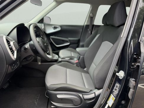 Used 2022 Kia Soul LX w/ Technology Package FWD image 10