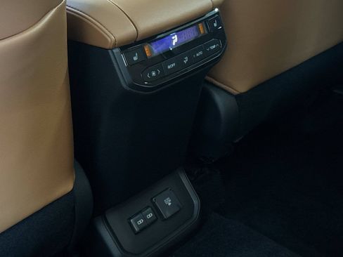 New 2026 Toyota Highlander Platinum AWD/4WD image 15
