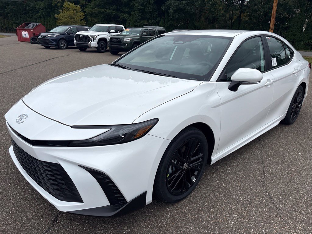 Used 2026 Toyota Camry SE FWD image 2
