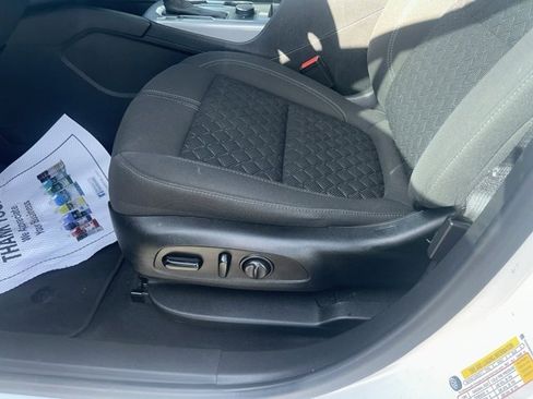 Used 2020 Chevrolet Blazer LT image 12