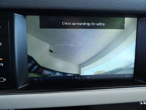 Used 2016 Jaguar XF Prestige image 24