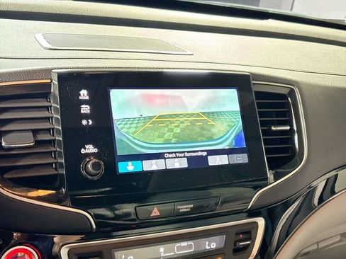 Used 2021 Honda Pilot Touring image 17