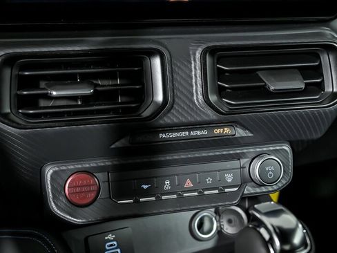 Used 2025 Ford Mustang Dark Horse image 29