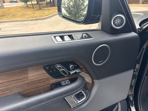 Used 2019 Land Rover Range Rover Supercharged AWD/4WD image 17
