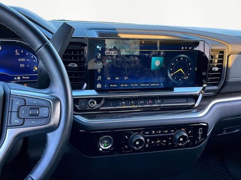 Used 2023 Chevrolet Silverado 1500 LT image 9