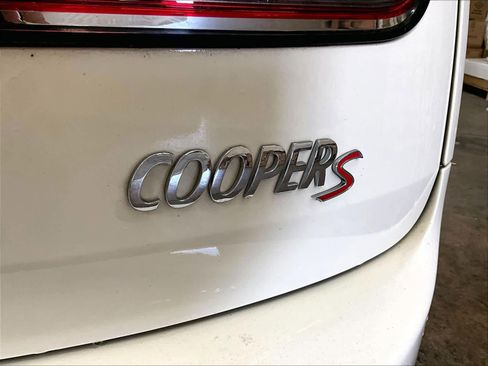 Used 2020 MINI Cooper Clubman S w/ Storage Package image 11