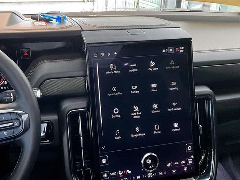 Used 2025 GMC Yukon AT4 w/ LPO, Floor Liner Package image 19