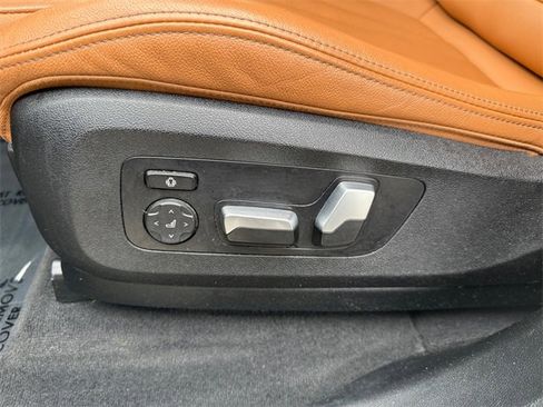 Used 2022 BMW X5 sDrive40i w/ M Sport Package image 12