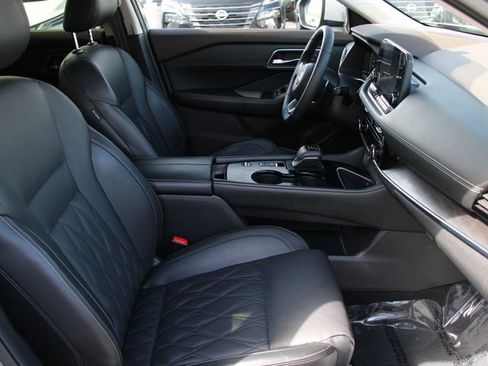 Certified 2023 Nissan Rogue Platinum FWD image 36