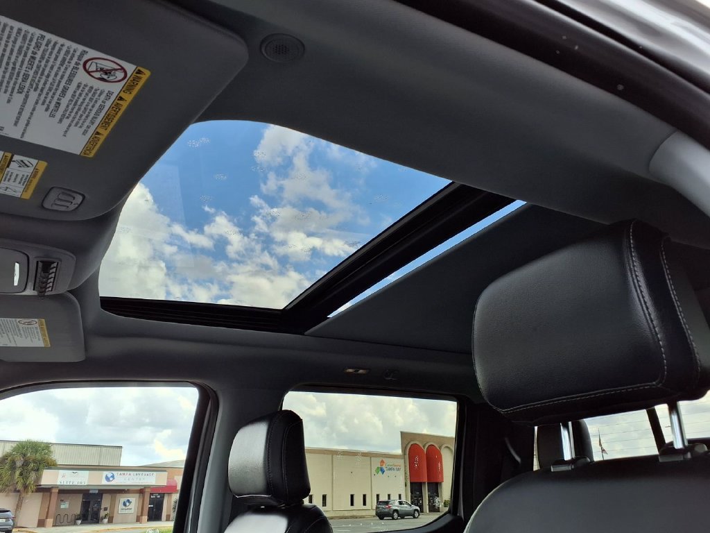 Used 2024 Ford F250 Lariat w/ Black Appearance Package AWD/4WD image 29