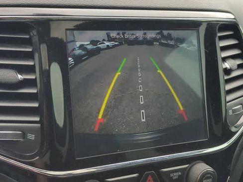 Used 2019 Jeep Grand Cherokee Altitude AWD/4WD image 31