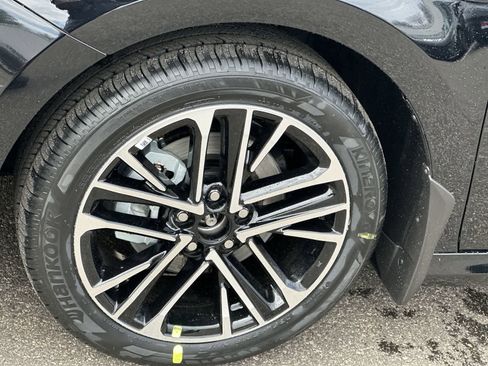 New 2026 Toyota Camry XLE AWD/4WD image 10
