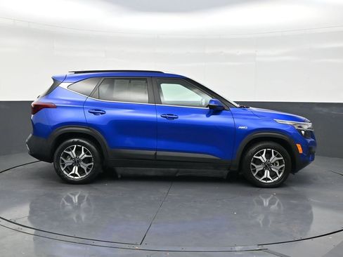 Used 2023 Kia Seltos EX AWD/4WD image 6