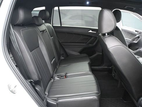 Certified 2022 Volkswagen Tiguan SE R-Line AWD/4WD image 21