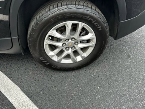 Used 2020 Chevrolet Traverse LT image 10