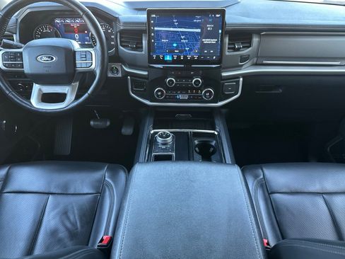 Used 2023 Ford Expedition XLT image 13