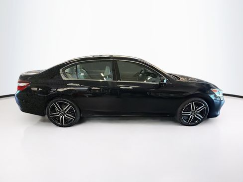 Used 2017 Honda Accord EX-L image 10