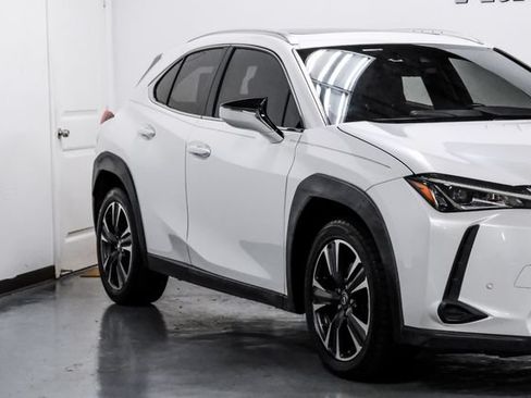 Used 2019 Lexus UX 200 w/ Premium Package FWD image 6