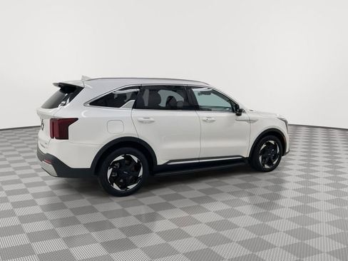 Used 2025 Kia Sorento EX image 11