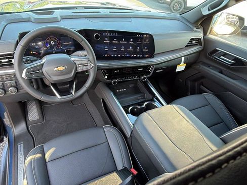 New 2026 Chevrolet Suburban Premier w/ Sun And Tow Package AWD/4WD image 21