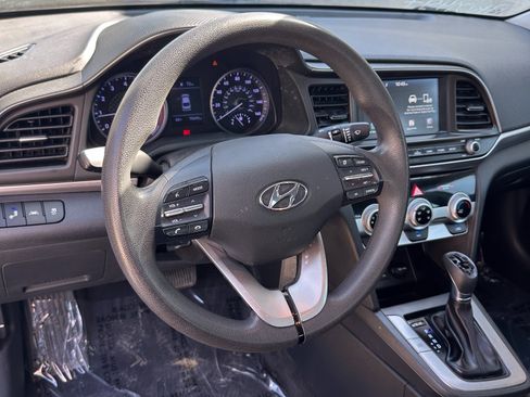 Used 2019 Hyundai Elantra SEL w/ Cargo Package FWD image 12