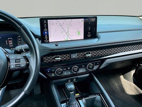 Used 2024 Honda Accord Touring image 10