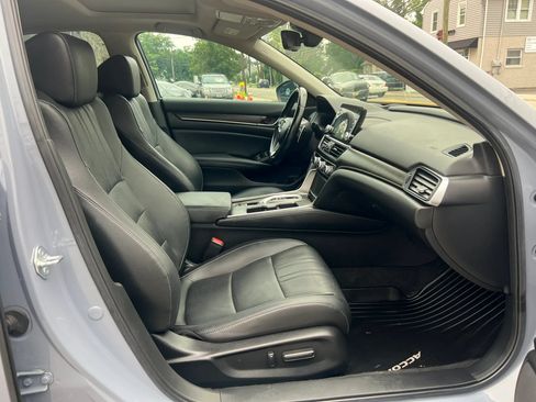 Used 2021 Honda Accord Touring image 31