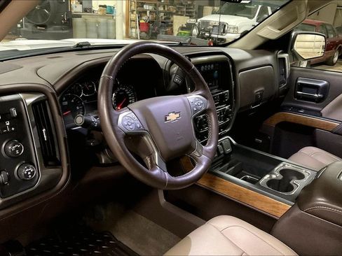Used 2018 Chevrolet Silverado 1500 LTZ w/ Sport Package AWD/4WD image 13