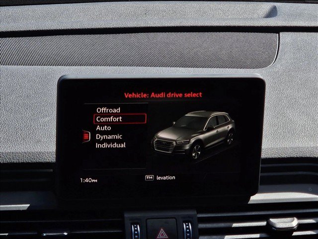 Used 2020 Audi Q5 2.0T Premium w/ Titanium Sport Package AWD/4WD image 18