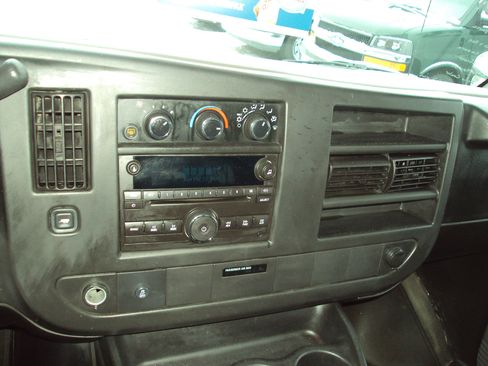 Used 2014 Chevrolet Express 1500 LT w/ LT Preferred Equipment Group image 20