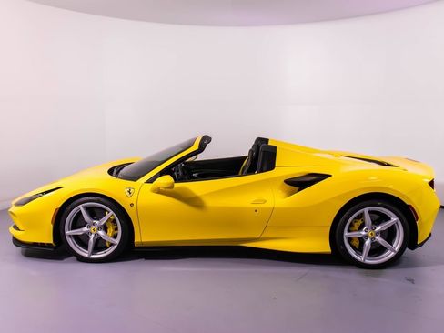 Certified 2022 Ferrari F8 Tributo image 9