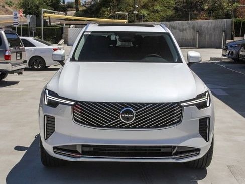 New 2025 Volvo XC90 B5 Plus w/ Protection Package Premier image 2