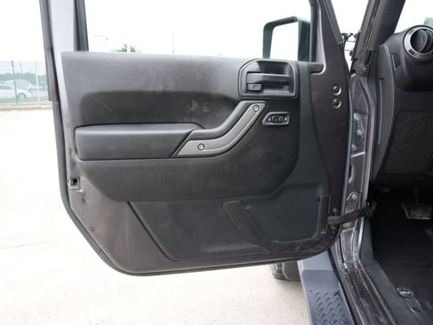 Used 2016 Jeep Wrangler Unlimited Sport w/ Quick Order Package 24S AWD/4WD image 17